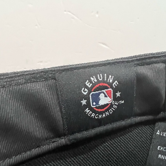 New Era, 59Fifty Fitted Hat, New York Yankees, Black - Picture 8 of 9